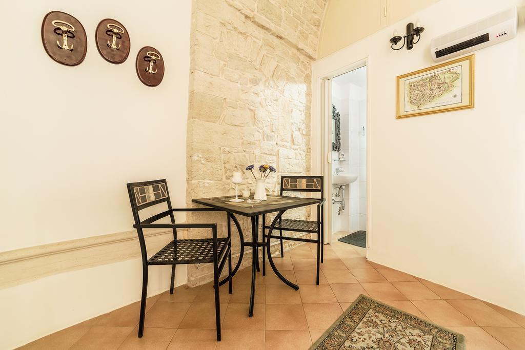 ビトント La Torre Storica Bed & Breakfast エクステリア 写真